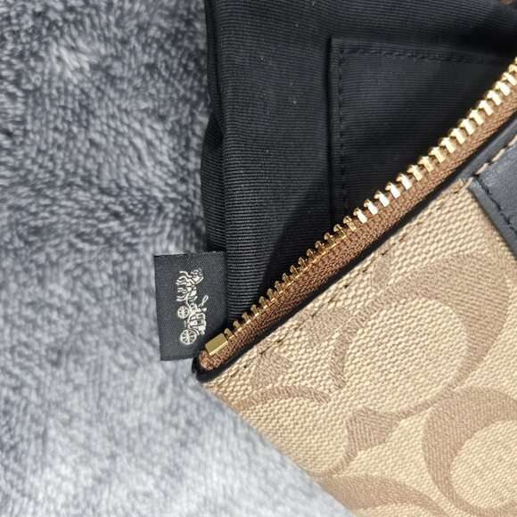 Coach Corner Zip Wristlet SIG PVC leather  F58035 Strap Khaki Black new open box - Picture 11 of 16